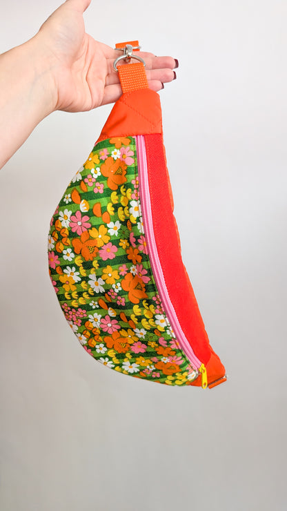 Upcycling Cord Bauchtasche Granny 70s Blumen
