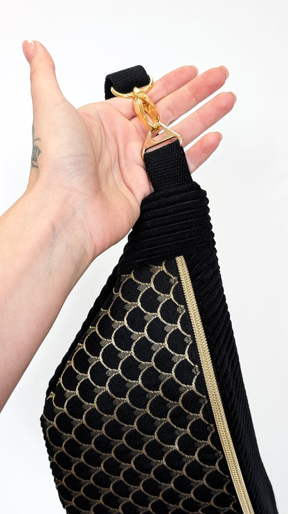 Edle Hipbag Cord Bauchtasche Schwarz/Gold Drachenschuppen
