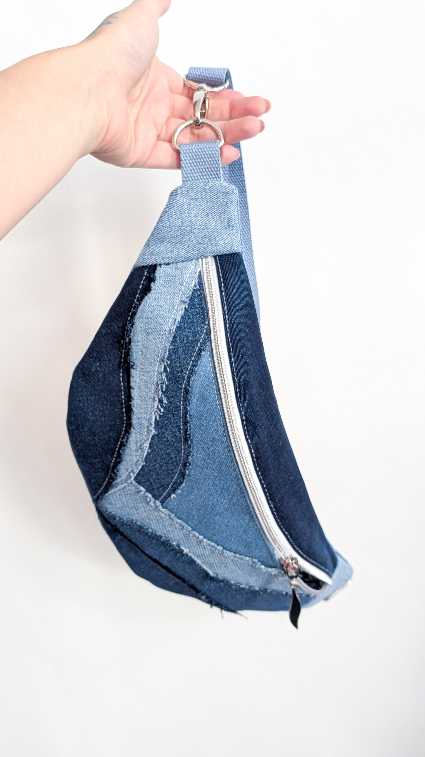 Zero Waste Bauchtasche Denim Jeans WAVES Einzelstück