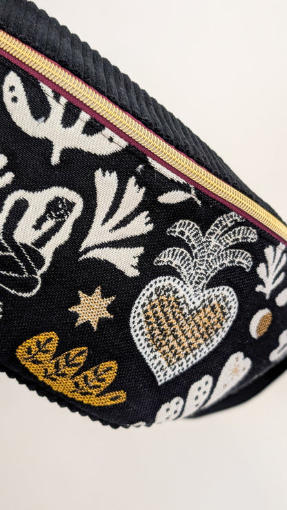 Folklore Hipbag Cord Bauchtasche Schwarz/Weiß/Gold