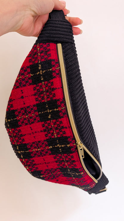 Bouclé Bauchtasche Rot-Schwarz – Handgemachte Crossbody Tasche LIMITIERT