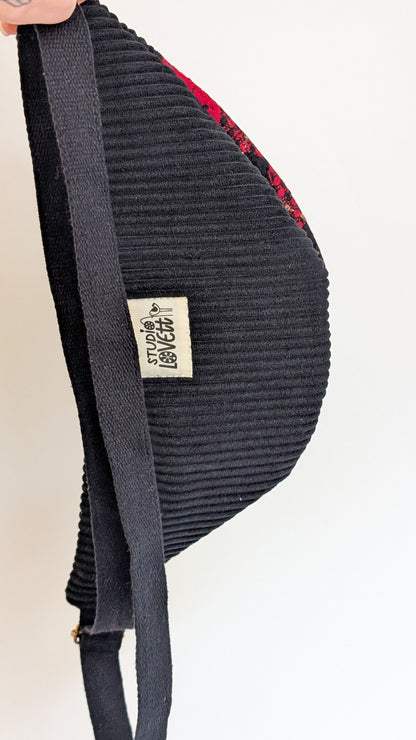 Bouclé Bauchtasche Rot-Schwarz – Handgemachte Crossbody Tasche LIMITIERT