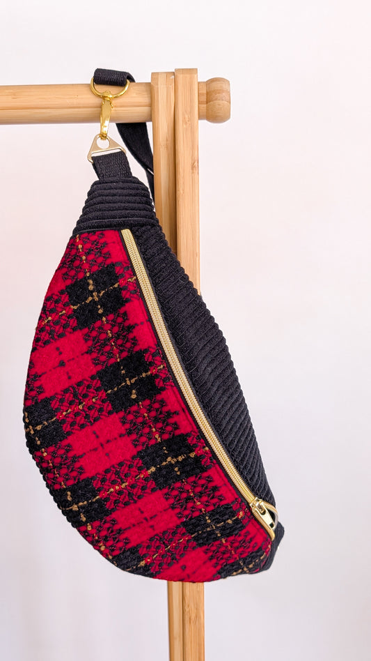 Bouclé Bauchtasche Rot-Schwarz – Handgemachte Crossbody Tasche LIMITIERT