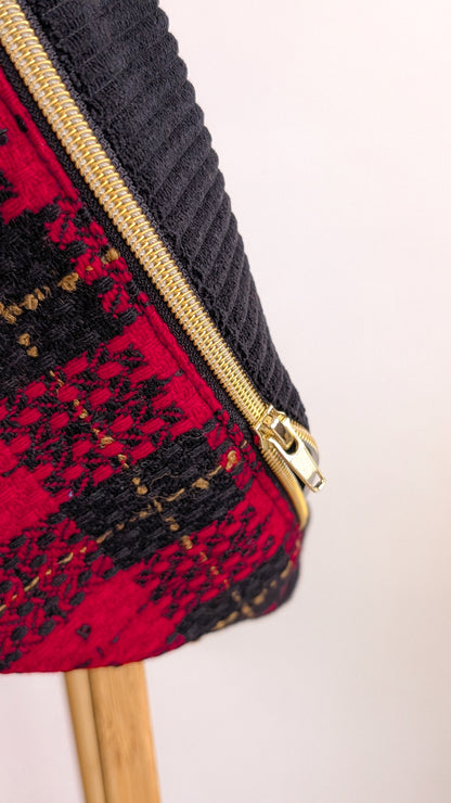 Bouclé Bauchtasche Rot-Schwarz – Handgemachte Crossbody Tasche LIMITIERT