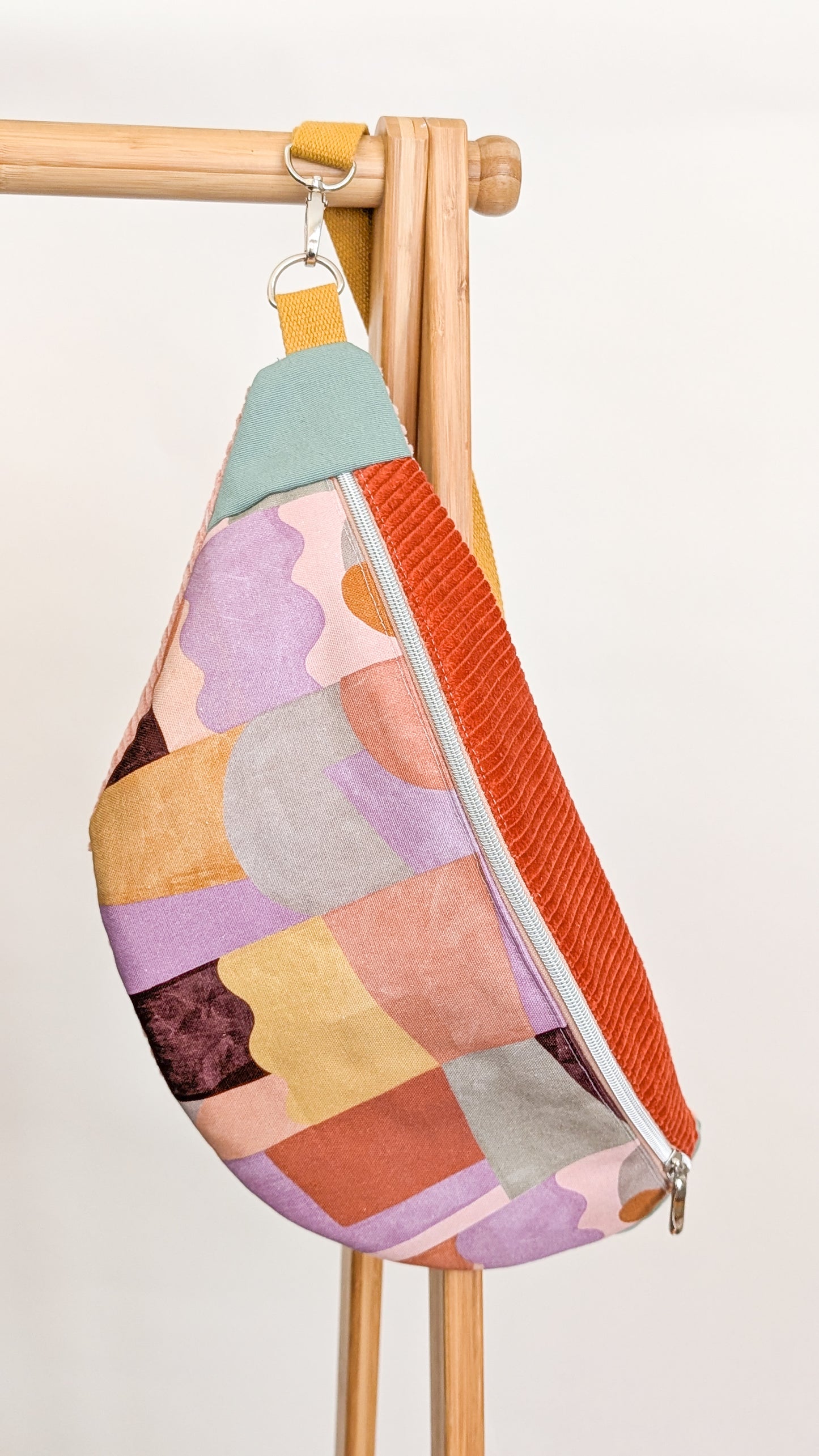 XL Crossbody Bag – bunte Color-Blocking Umhängetasche mit geometrischem Muster