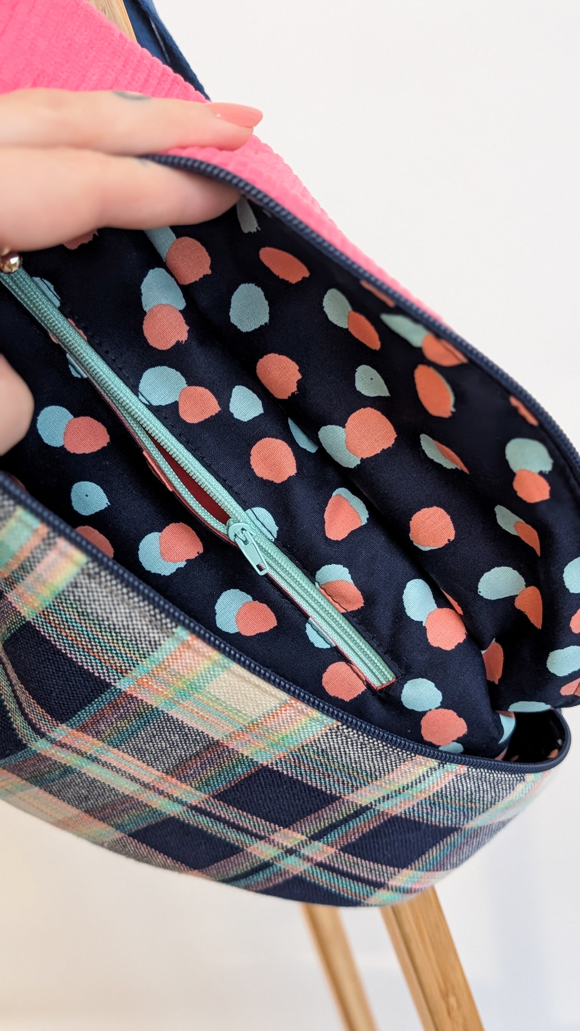 Große XL Upcycling Umhängetasche Cord & Karos Navy/Pink/Mint