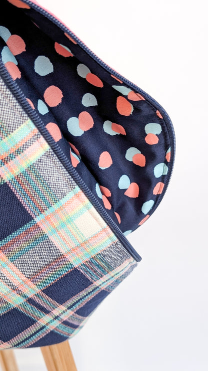 Große XL Upcycling Umhängetasche Cord & Karos Navy/Pink/Mint