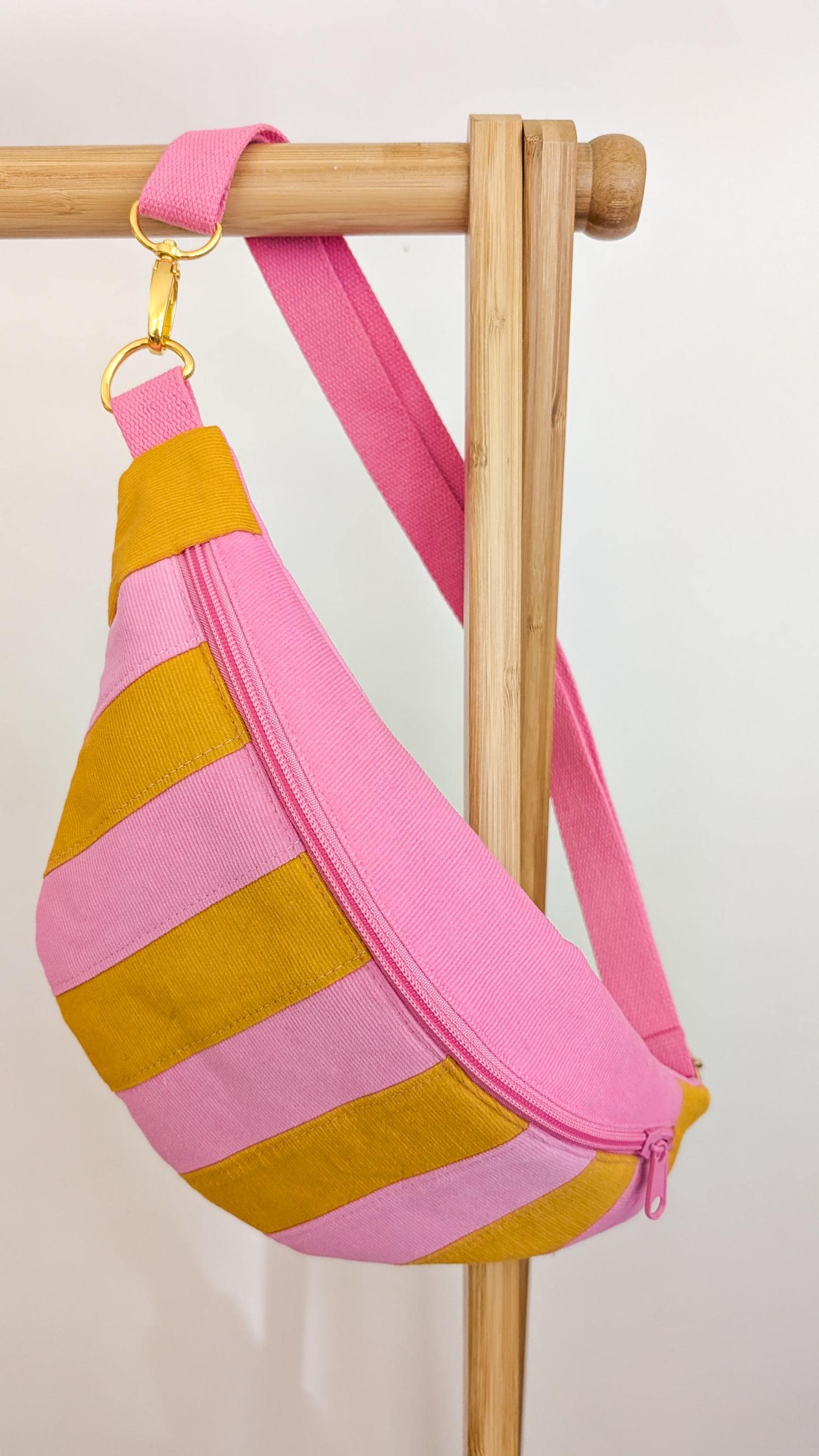 Cord Hipbag Bauchtasche Cross Body Bag Patchwork Streifen Pink/Gelb