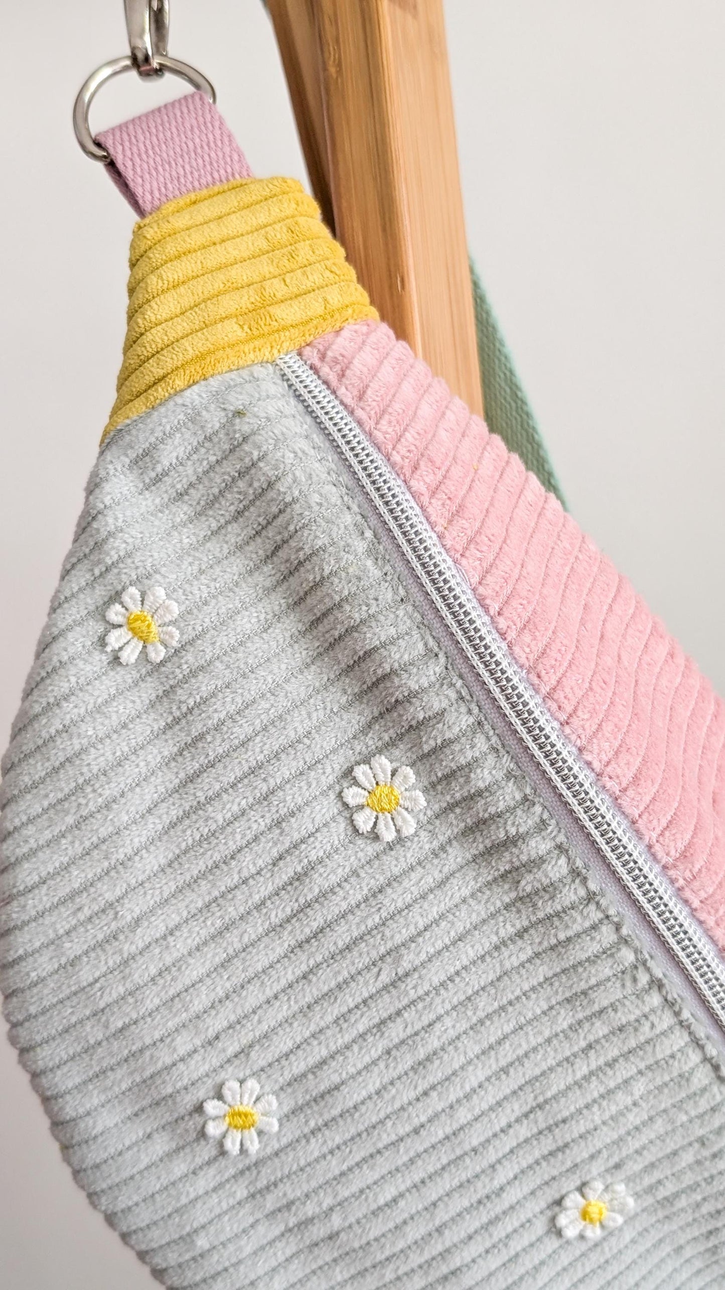 Pastell Colorblocking Cord Hipbag Bauchtasche Daisies Mint/Rosa/Gelb