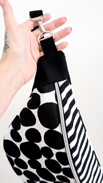 Große XL Umhängetasche Mustermix Bauchtasche Punkte Streifen Schwarz Weiß