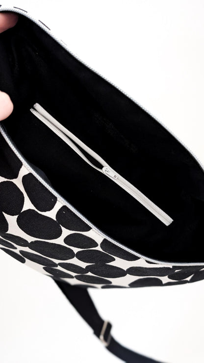 Große XL Umhängetasche Mustermix Bauchtasche Punkte Streifen Schwarz Weiß