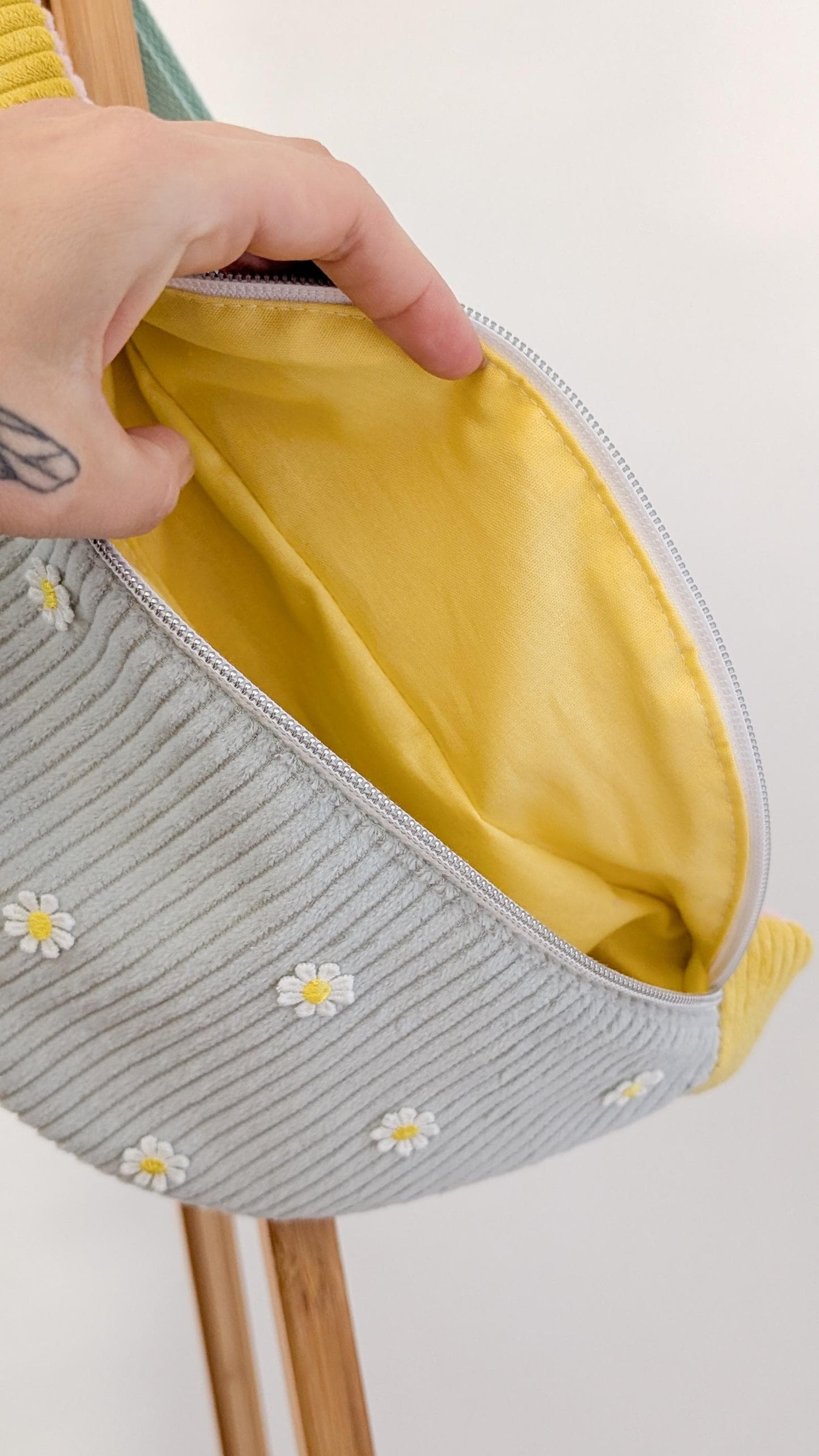 Pastell Colorblocking Cord Hipbag Bauchtasche Daisies Mint/Rosa/Gelb