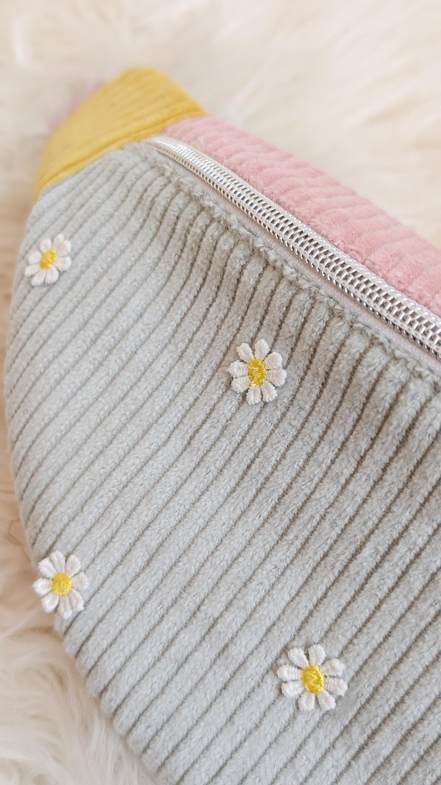 Pastell Colorblocking Cord Hipbag Bauchtasche Daisies Mint/Rosa/Gelb