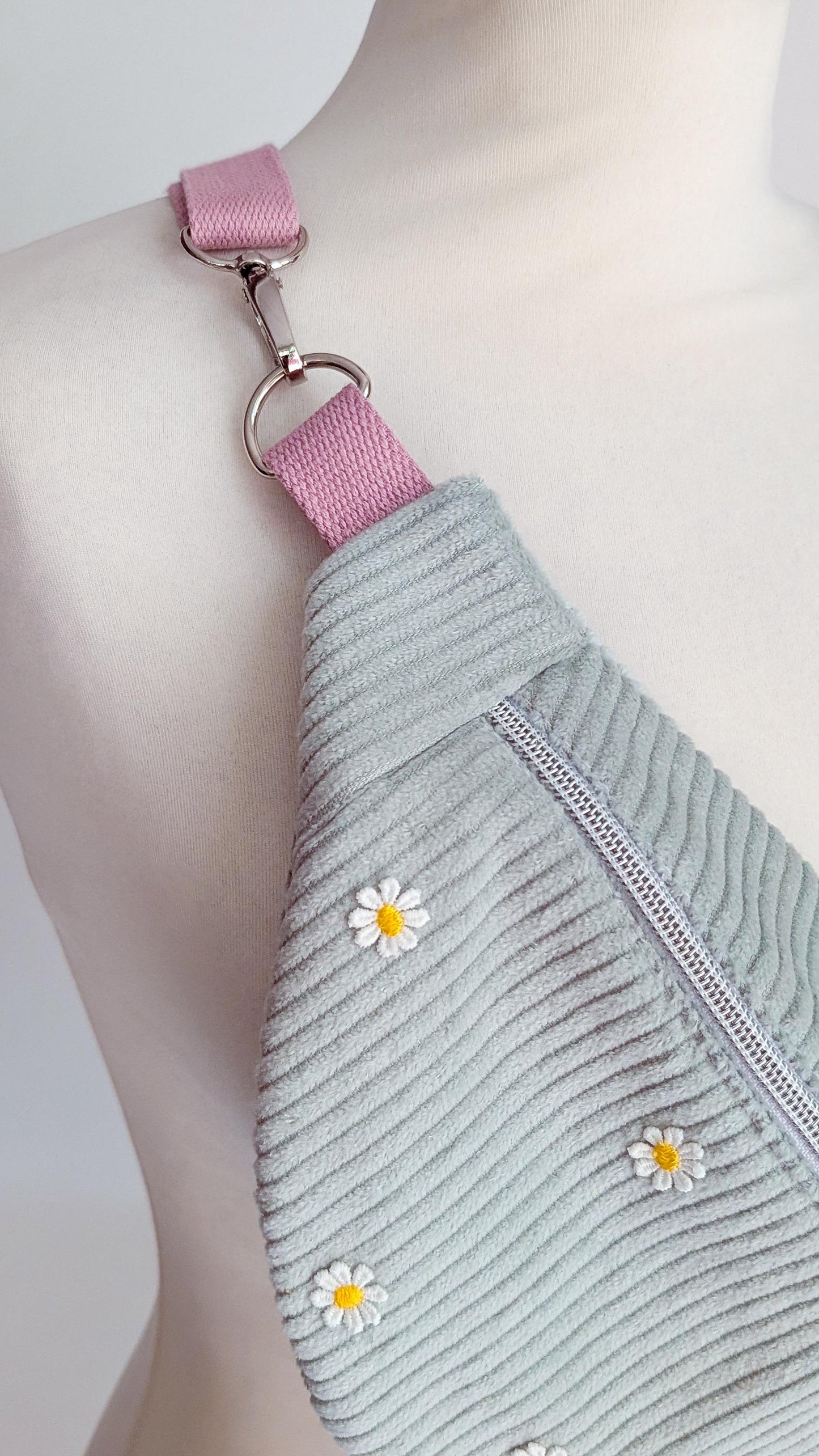 Pastell Cord Hipbag Bauchtasche Daisies - Mint oder Rosa