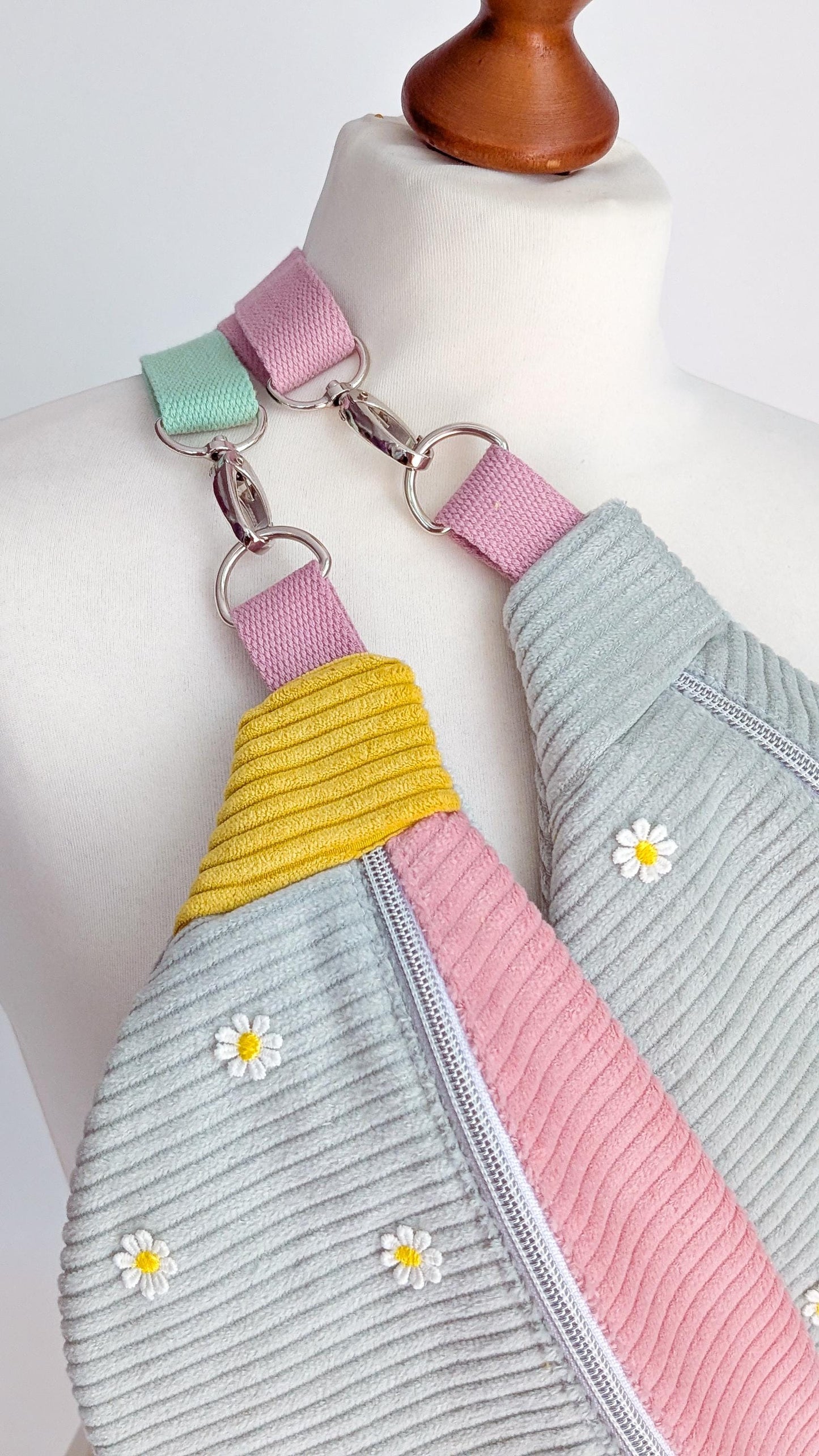 Pastell Colorblocking Cord Hipbag Bauchtasche Daisies Mint/Rosa/Gelb