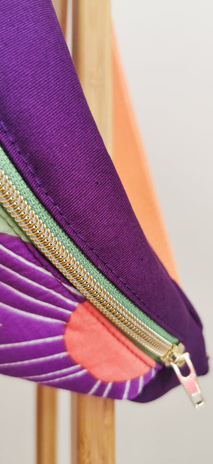 Bunte Hipbag Bauchtasche Cross Body Bag Blüten Lila