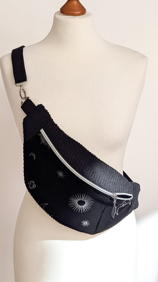 Upcycling Bauchtasche Crossbody Bag Schwarz Samt CELESTIAL Halloween LIMITIERT