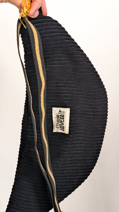 Zero Waste Bauchtasche Crossbody Bag Schwarz Gold Witch Halloween EINZELSTÜCK