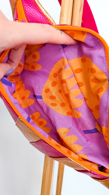 Metallic Hipbag Bauchtasche Kunstleder Streifen Orange/Pink Einzelstück