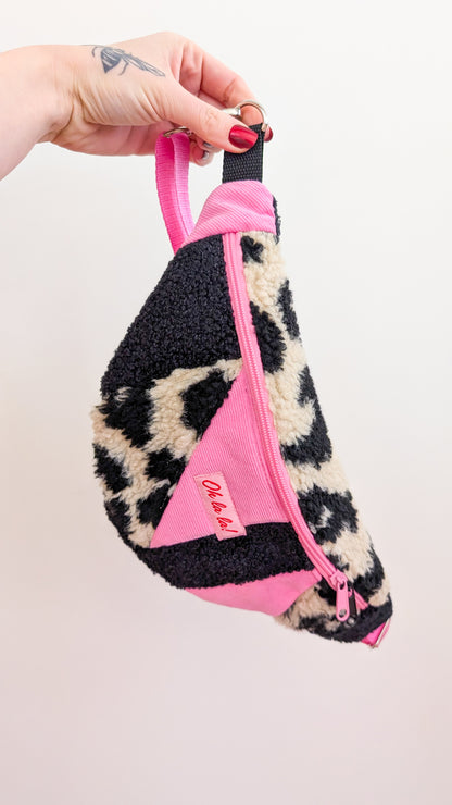 Zero Waste Bauchtasche Leo Plüsch Cord Pink Einzelstück