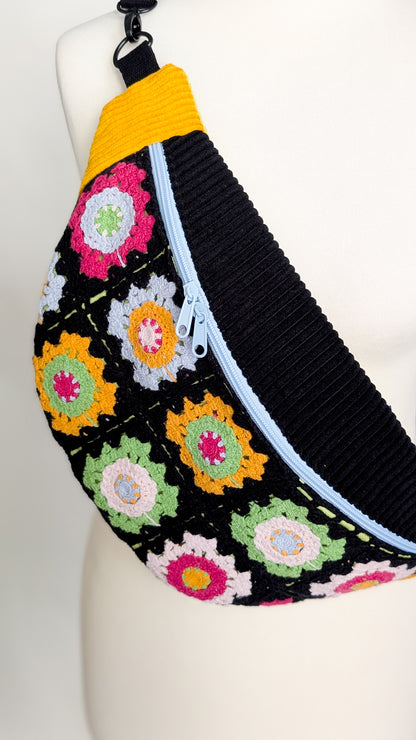 Upcycling XL Cord Bauchtasche Granny Squares Häkel Tasche LIMITIERT