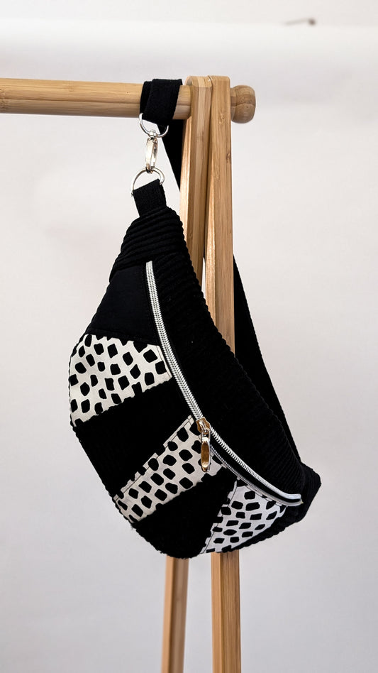 Zero Waste Bauchtasche Einzelstück Schwarz Cord/Dots