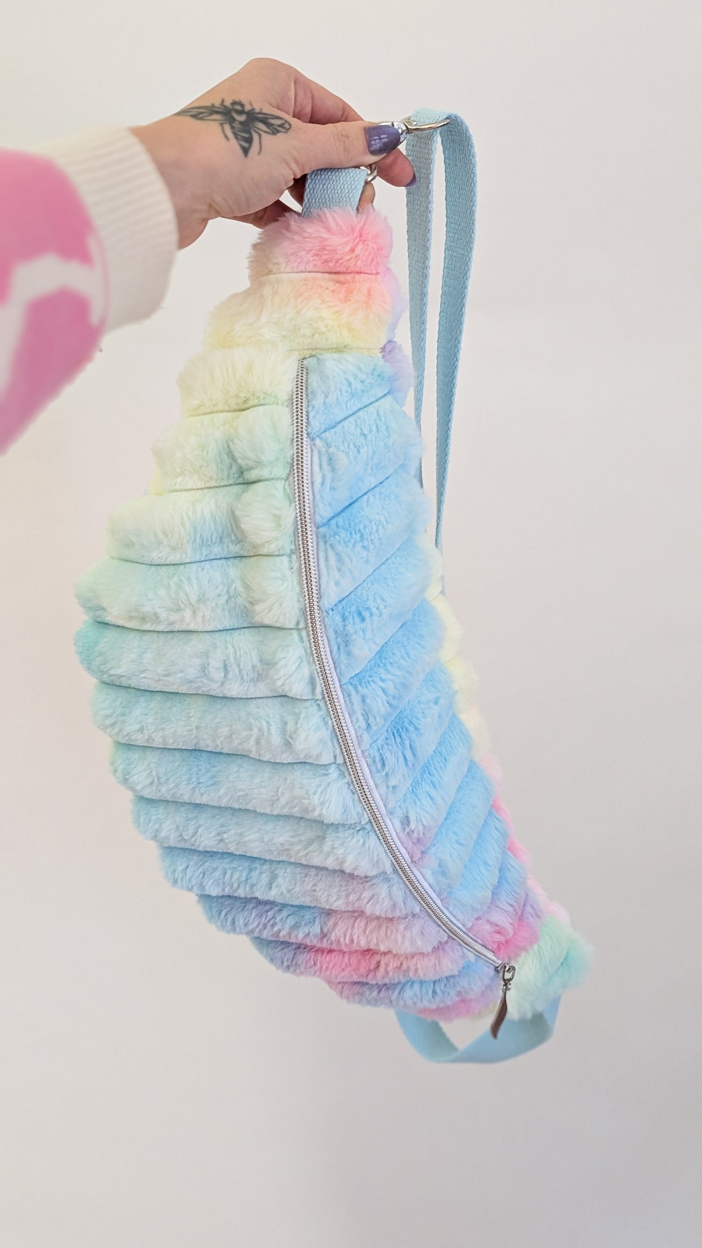 Große XL Umhängetasche Rainbow Plüsch Bauchtasche Kuschelfell