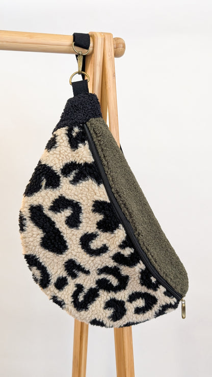 Große XL Umhängetasche Teddy Plüsch Crossbody Tasche Schwarz/Oliv