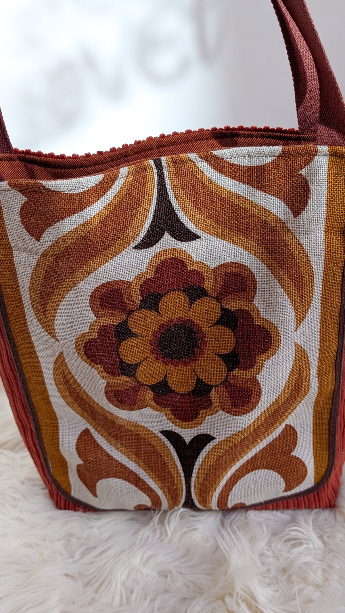 Upcycling Tote Bag Einkaufsbeutel Nachhaltige Einkaufstasche "Omi's 70's Table"