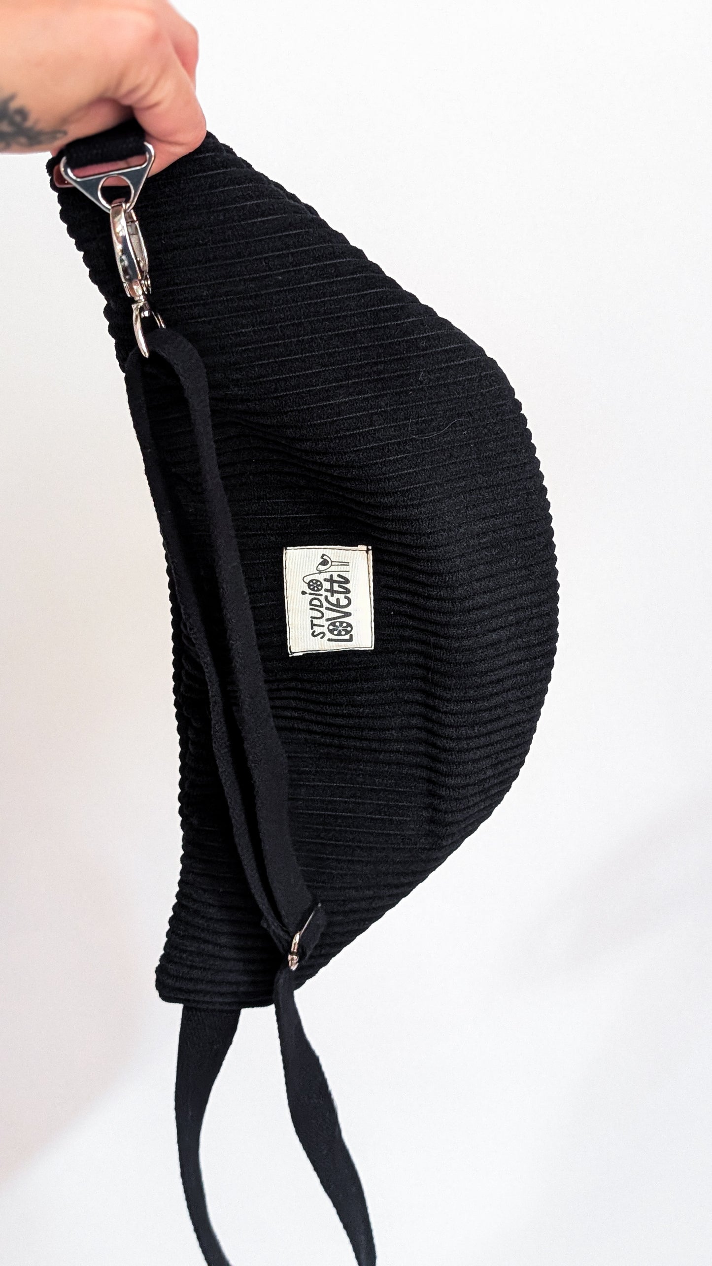 Upcycling Bauchtasche Crossbody Bag Schwarz Samt CELESTIAL Halloween LIMITIERT