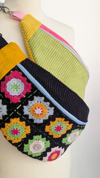 Upcycling XL Cord Bauchtasche Granny Squares Häkel Tasche LIMITIERT