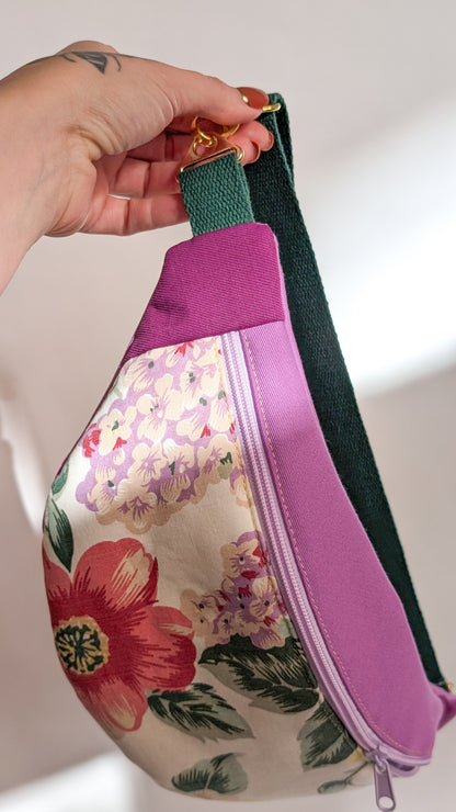 Upcycling Bauchtasche Granny Hipbag Flieder Blumen - 2 Styles