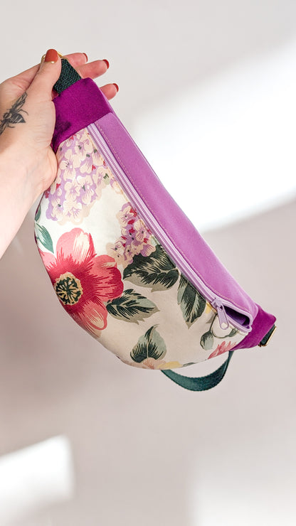 Upcycling Bauchtasche Granny Hipbag Flieder Blumen - 2 Styles