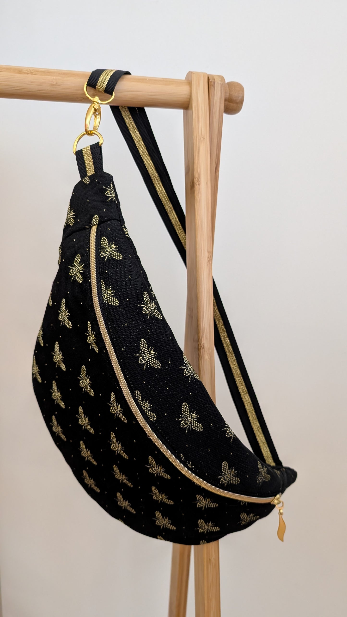 XL Bauchtasche Crossbody Bag Schwarz/Gold Bienen