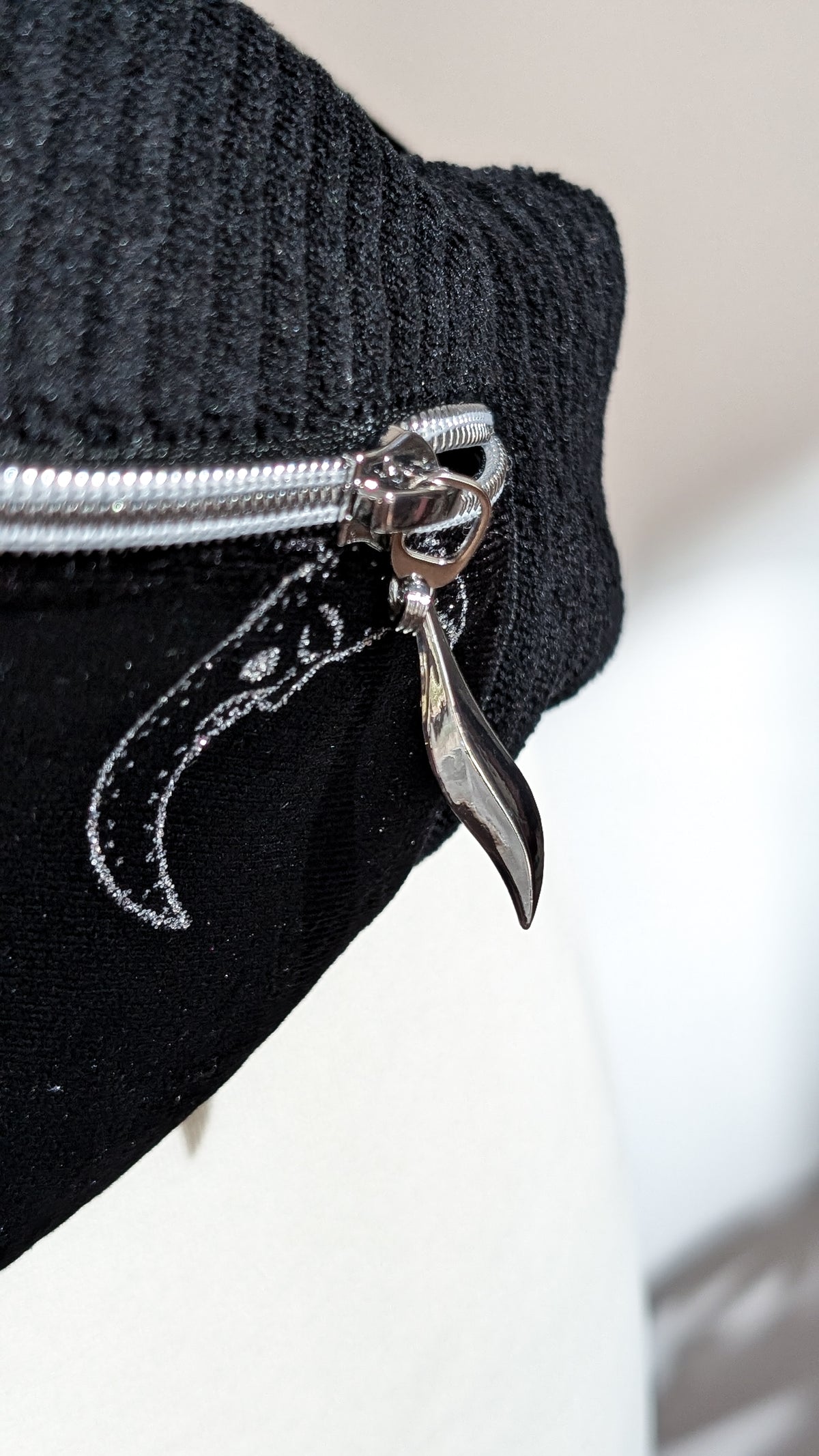 Upcycling Bauchtasche Crossbody Bag Schwarz Samt CELESTIAL Halloween LIMITIERT