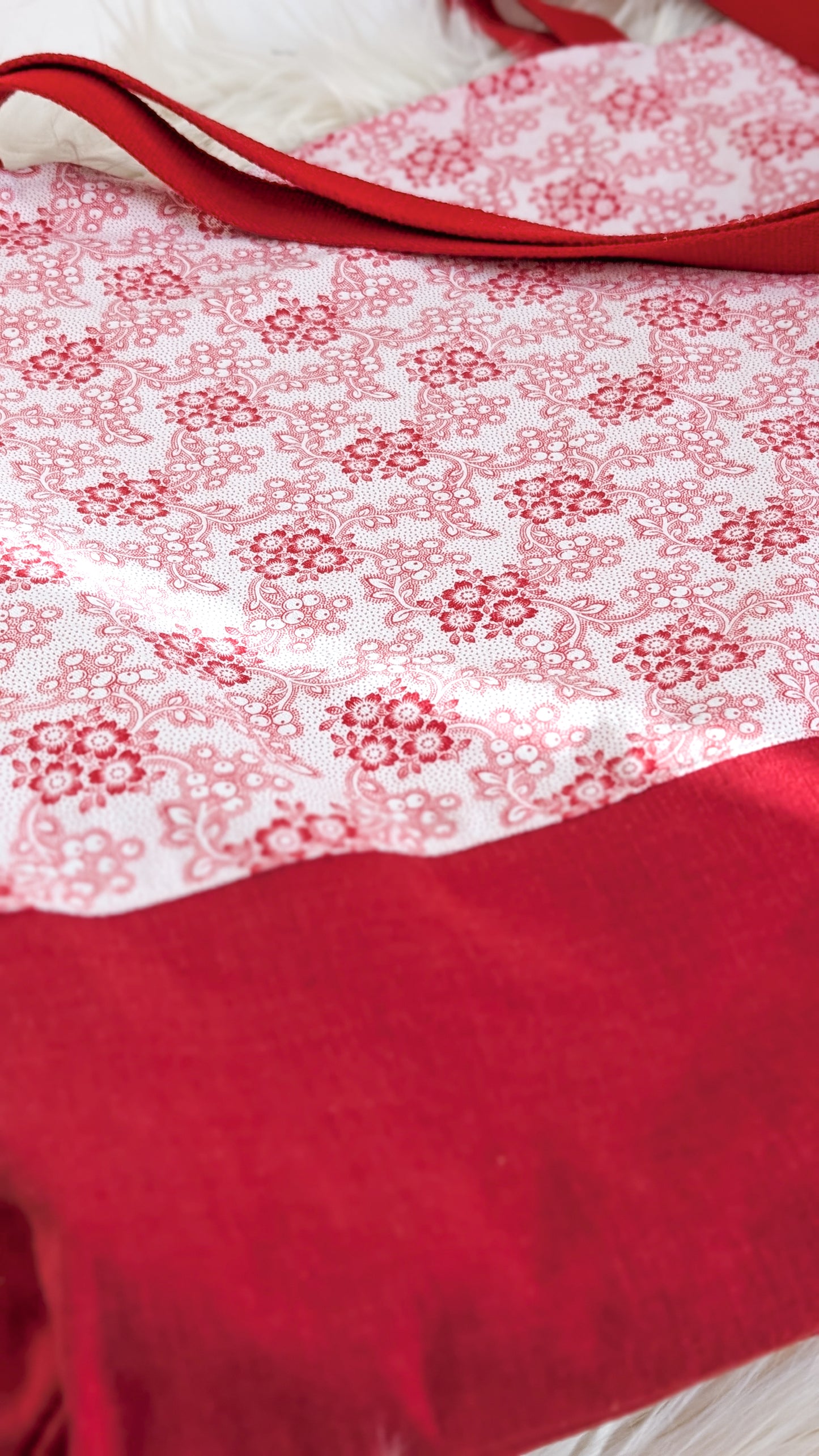 Upcycling Einkaufsbeutel Winterbeeren Einkaufstasche "Omi's Tischdecke"