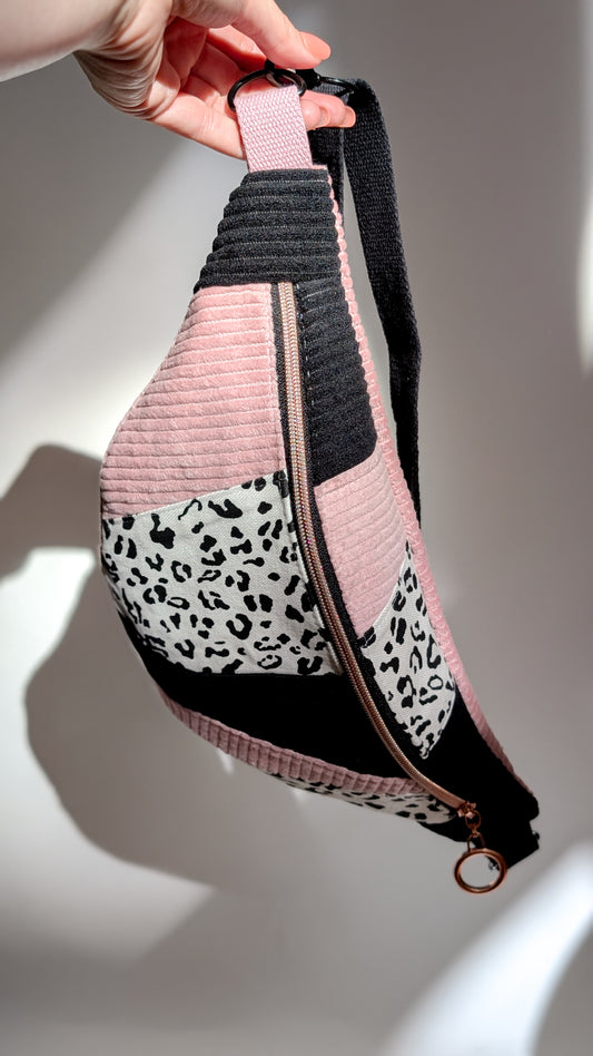 Zero Waste Patchwork - Bauchtasche Leo Cord Rose Schwarz Einzelstück