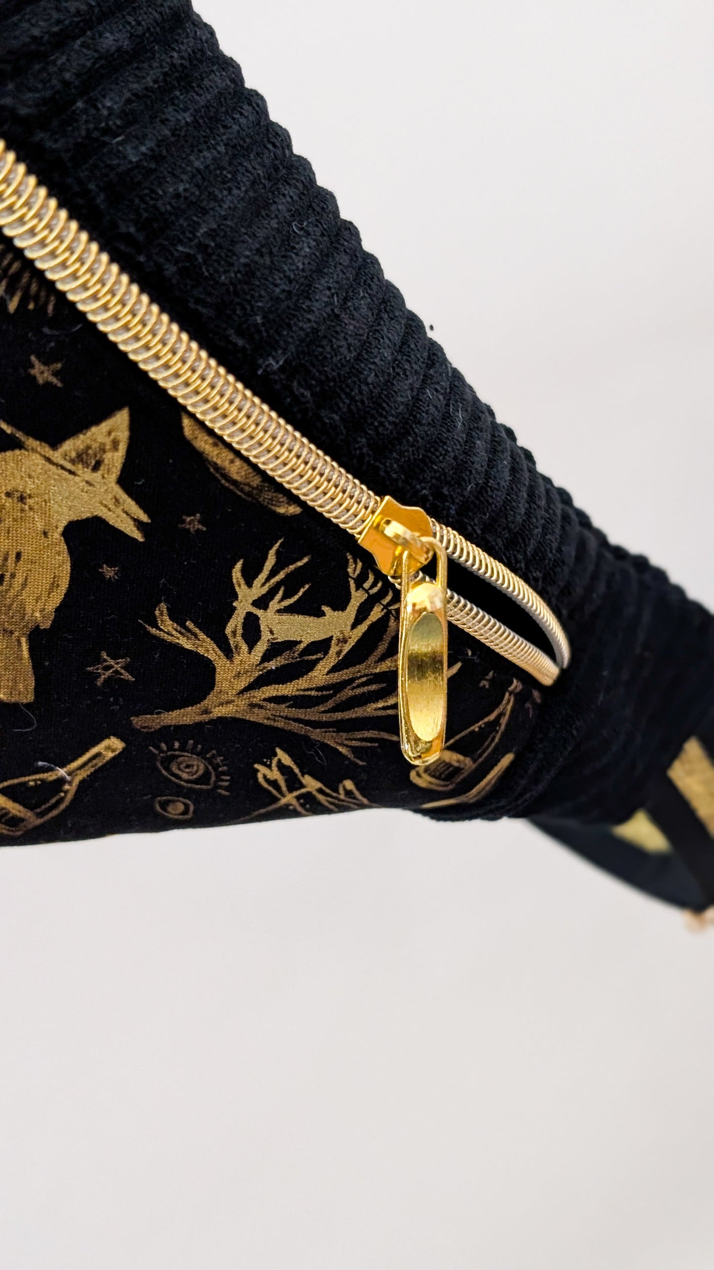 Hipbag Bauchtasche Crossbody Bag Schwarz GOLD Halloween Witch