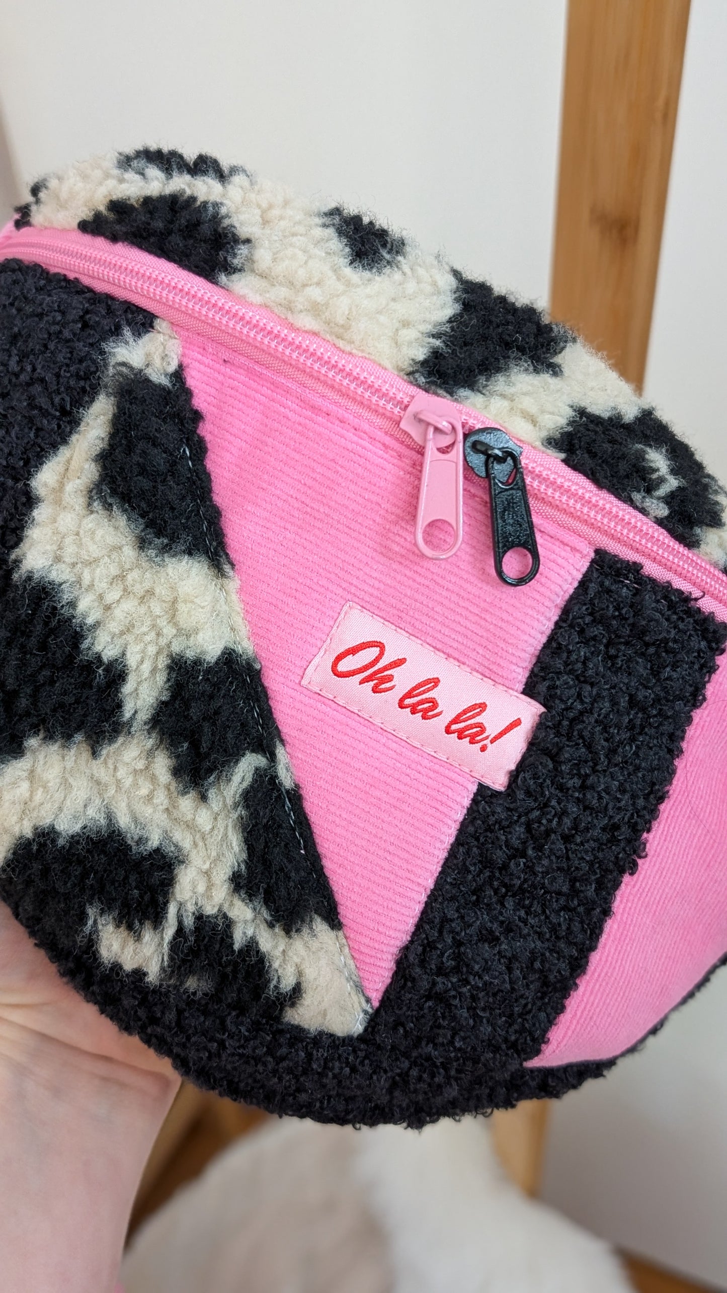 Zero Waste Bauchtasche Leo Plüsch Cord Pink Einzelstück