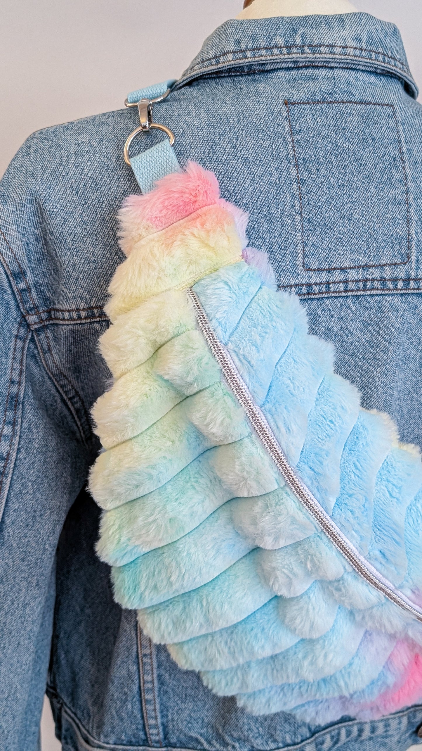 Große XL Umhängetasche Rainbow Plüsch Bauchtasche Kuschelfell