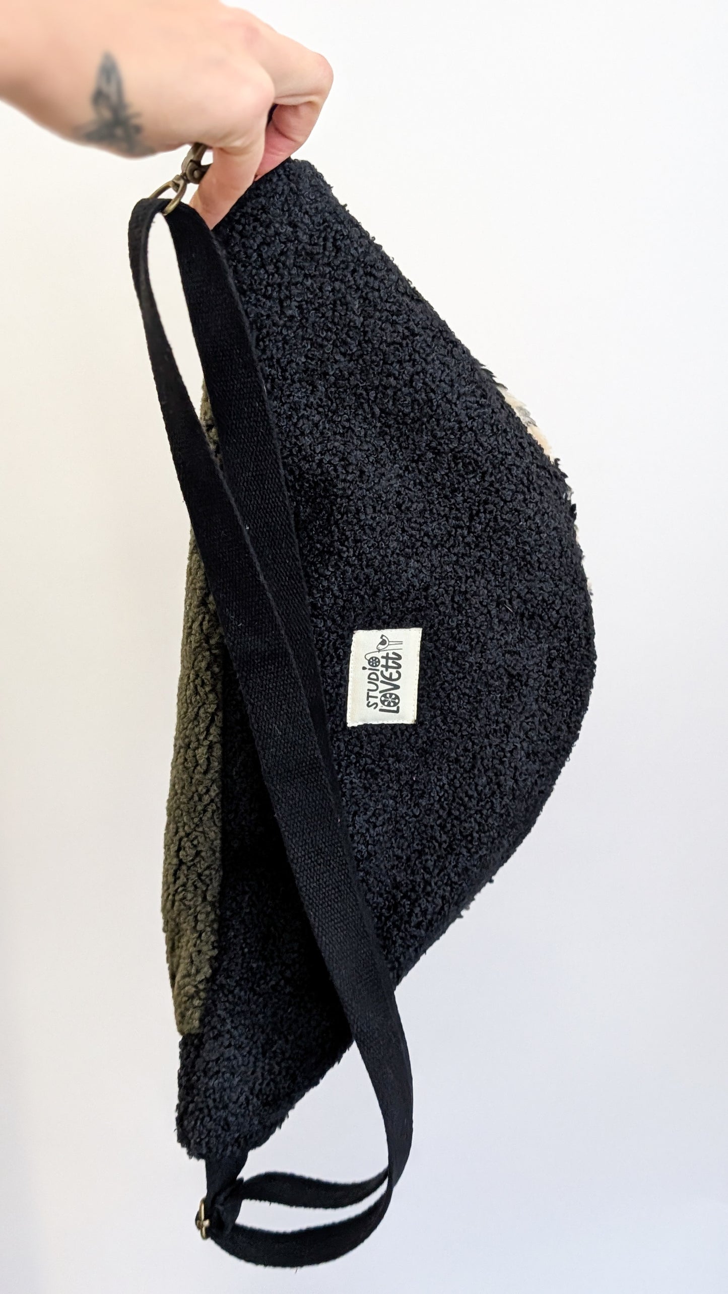 Große XL Umhängetasche Teddy Plüsch Crossbody Tasche Schwarz/Oliv