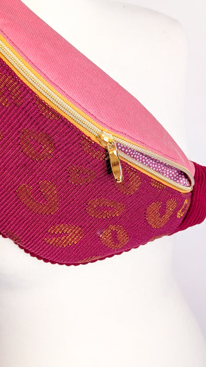Upcycling Bauchtasche Crossbody Bag LEO Burgund/Gold Einzelstück
