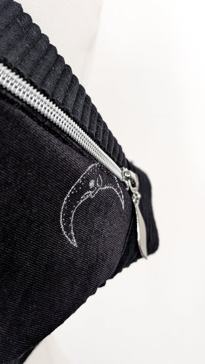 Upcycling Bauchtasche Crossbody Bag Schwarz Samt CELESTIAL Halloween LIMITIERT