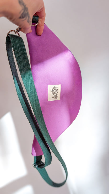 Upcycling Bauchtasche Granny Hipbag Flieder Blumen - 2 Styles