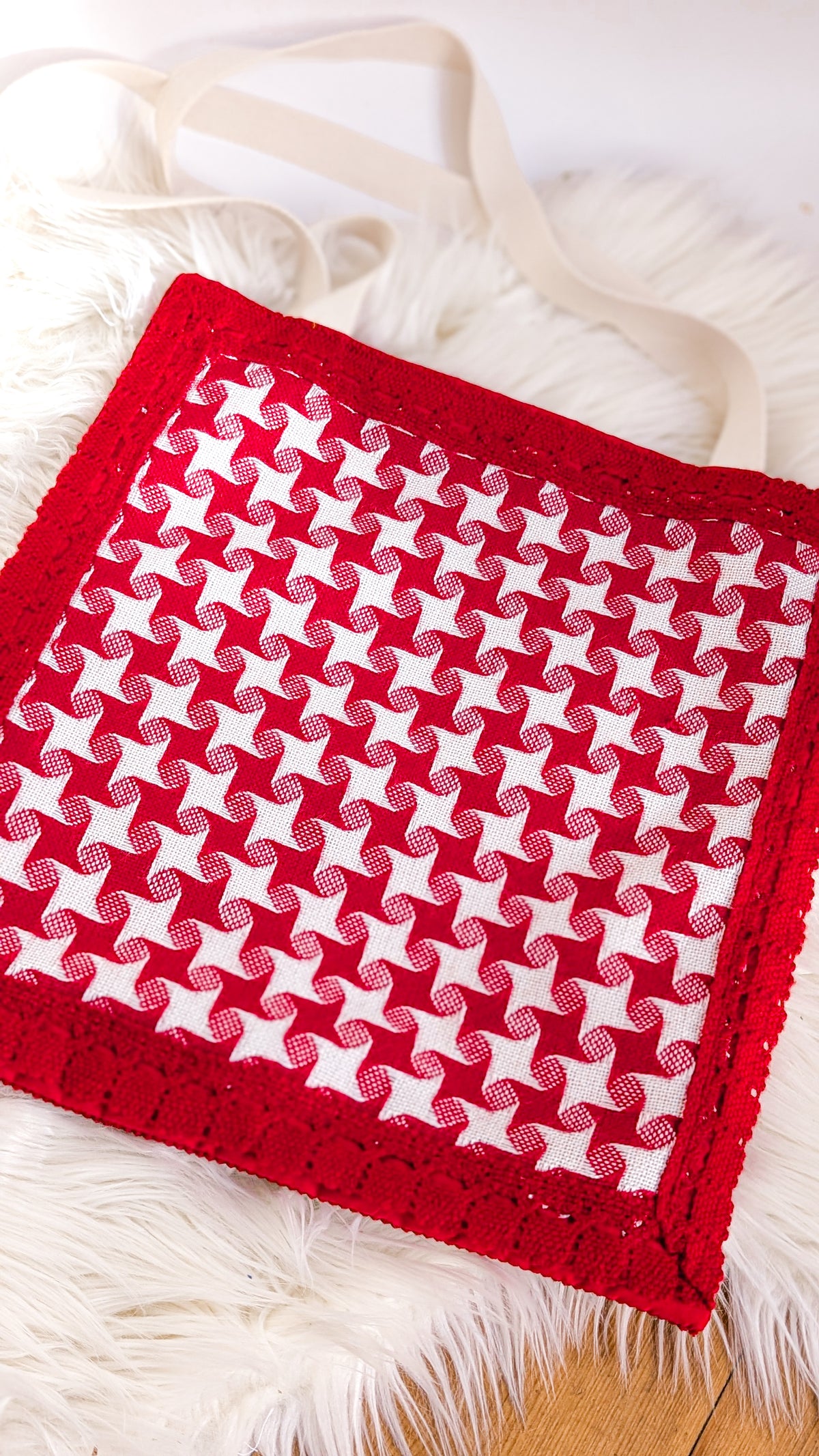 Upcycling Einkaufsbeutel Nachhaltige Einkaufstasche Red Diamonds "Omi's 70's Table" Einzelstück