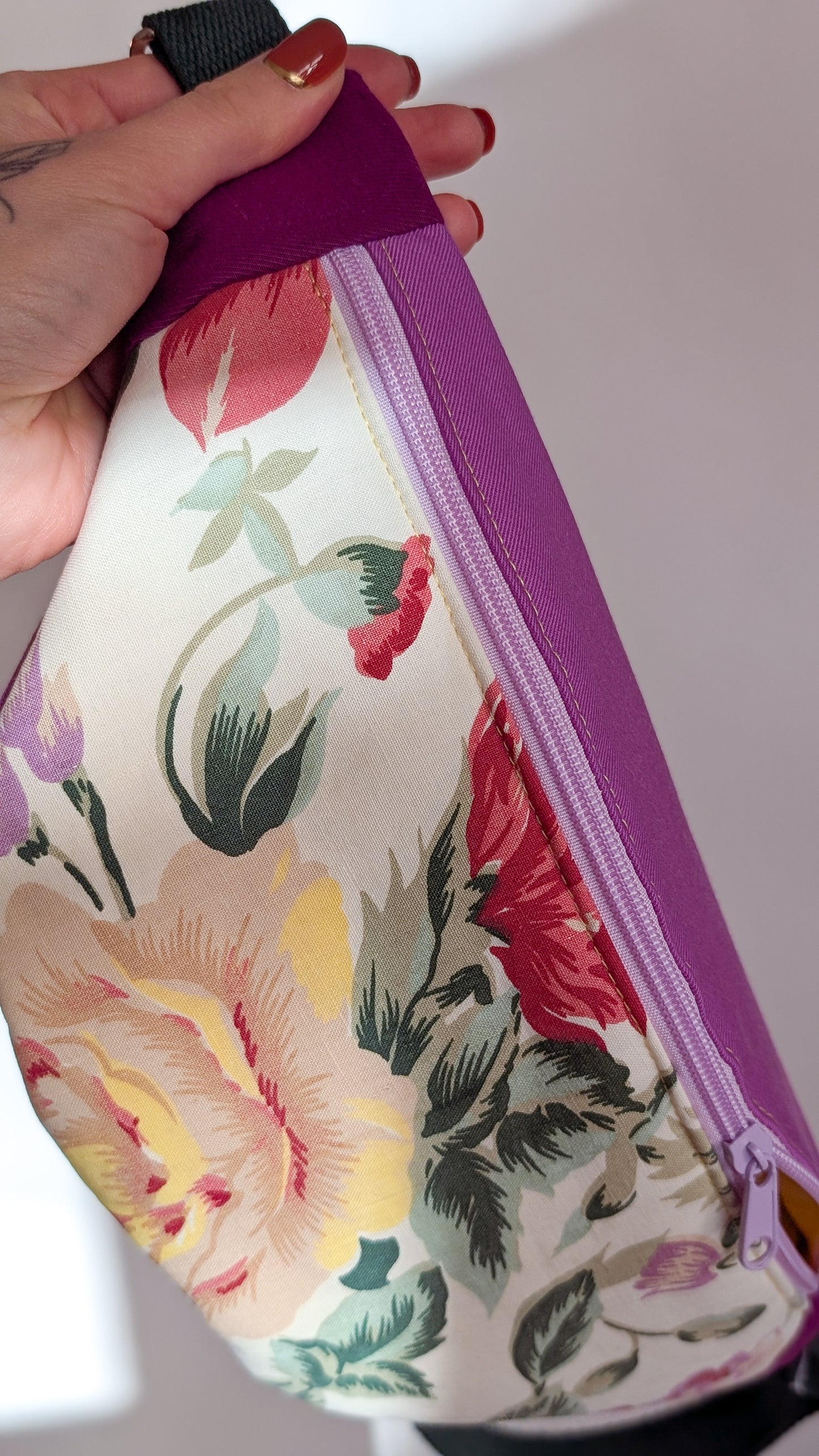 Upcycling Bauchtasche Granny Hipbag Flieder Blumen - 2 Styles