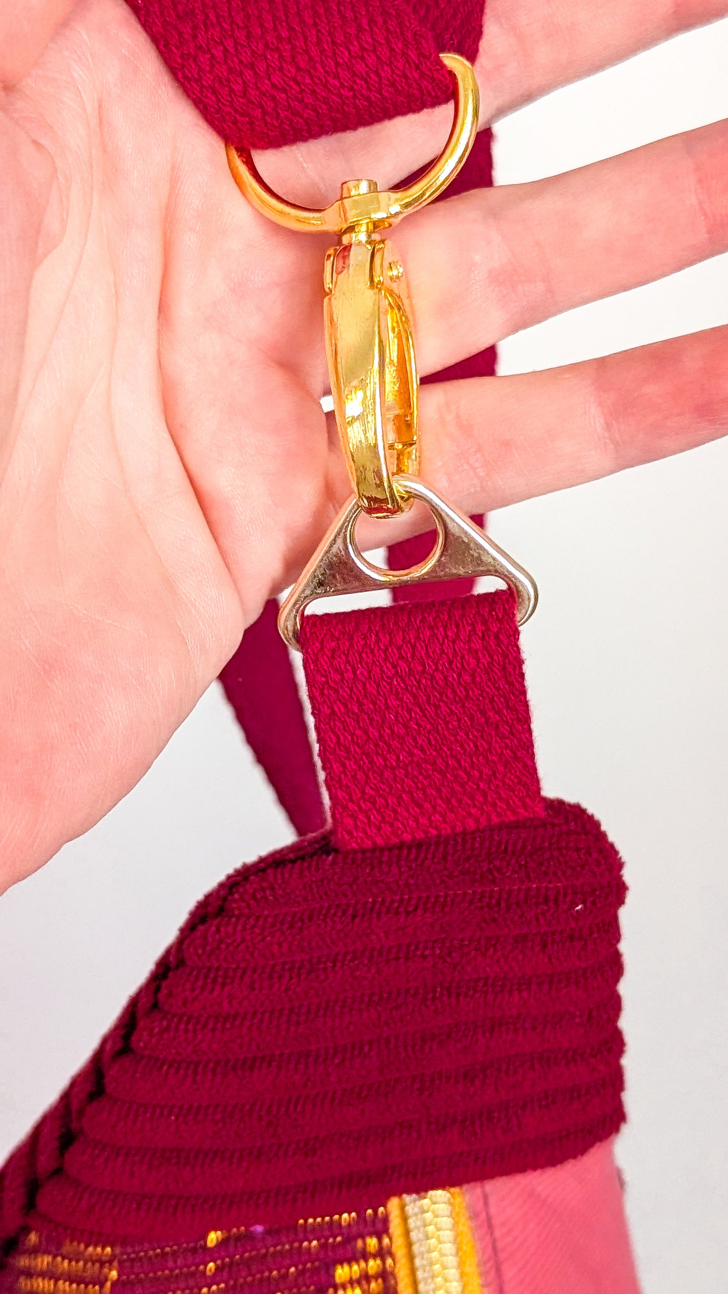 Upcycling Bauchtasche Crossbody Bag LEO Burgund/Gold Einzelstück