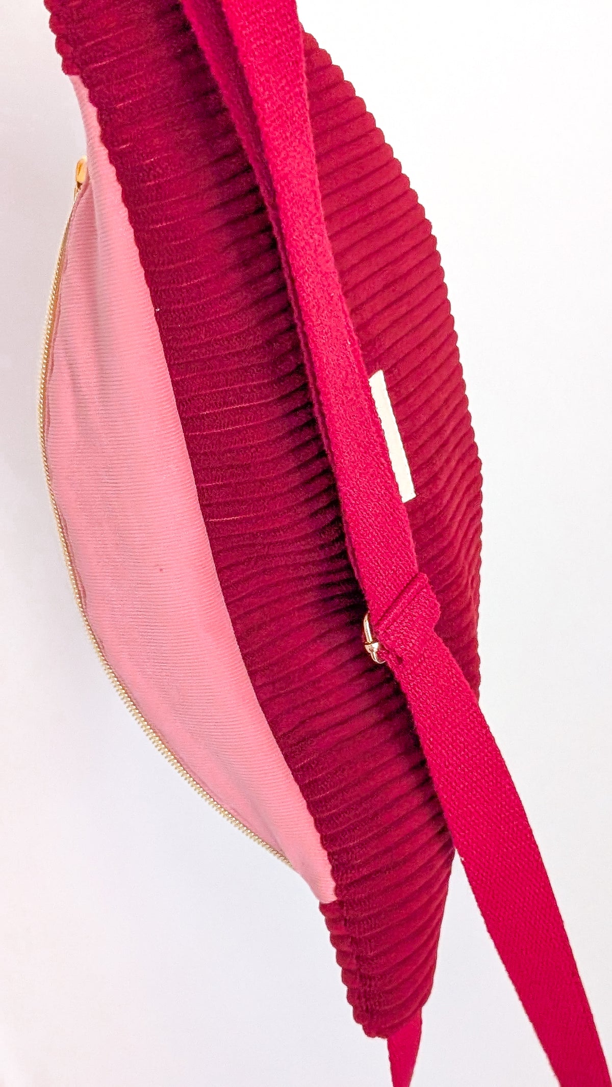 Upcycling Bauchtasche Crossbody Bag LEO Burgund/Gold Einzelstück