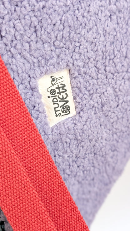 XL Crossbody Bag aus Plüsch – Color Blocking Kuschel-Umhängetasche in Lila & Mint