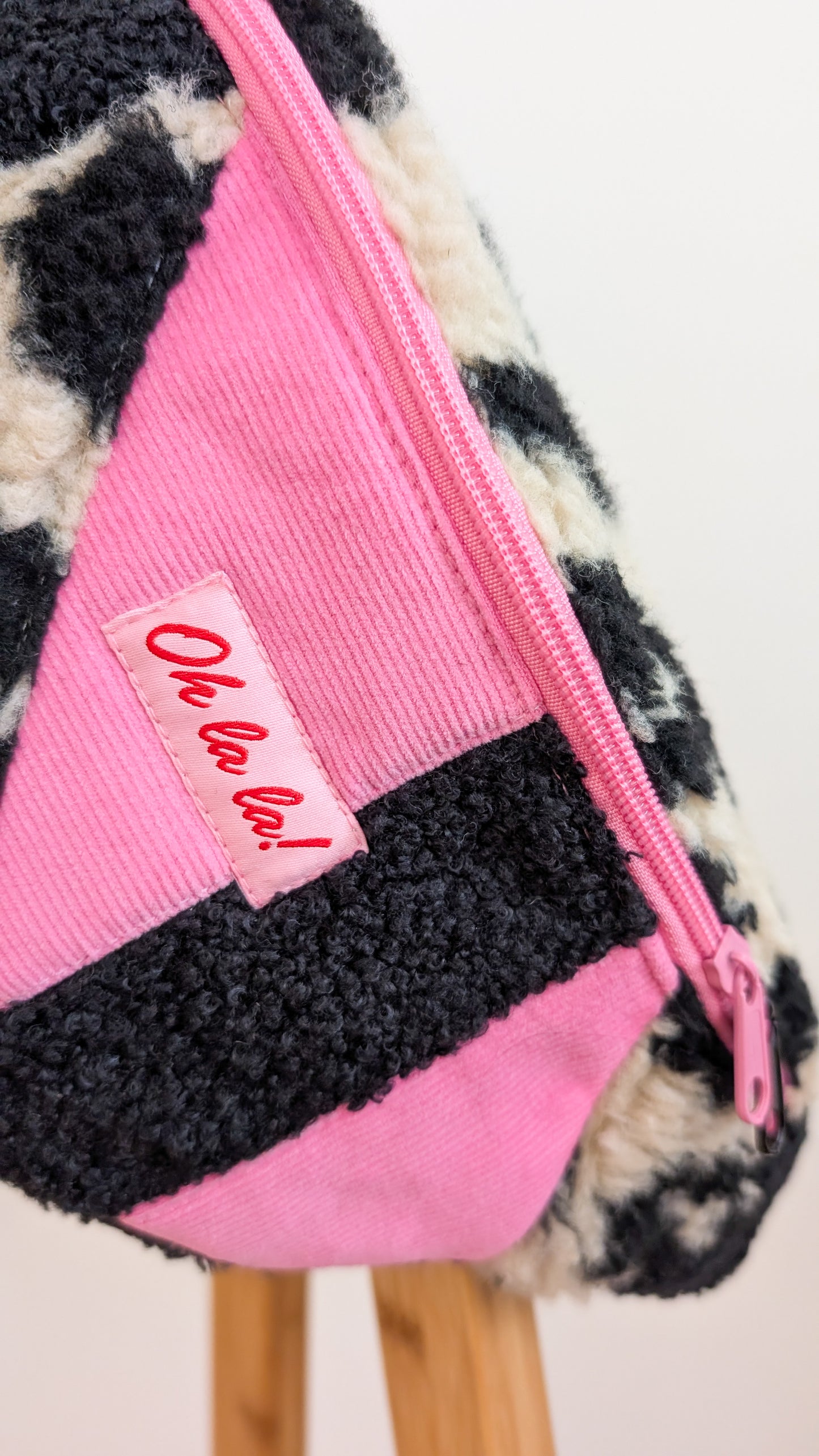 Zero Waste Bauchtasche Leo Plüsch Cord Pink Einzelstück